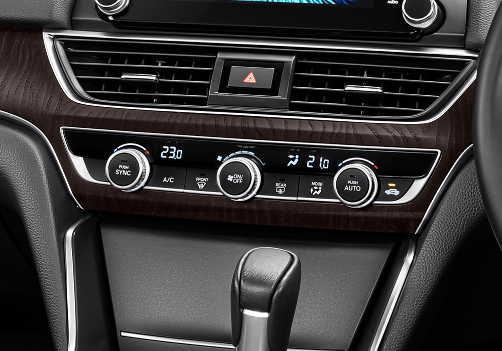 Dual Zone Auto A/C with Illuminator Heat Color