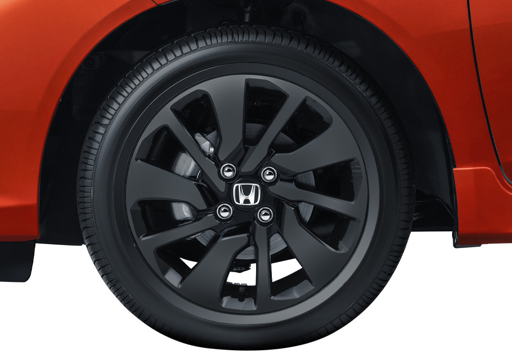 New 15 Dark Chrome Sporty Alloy Wheel