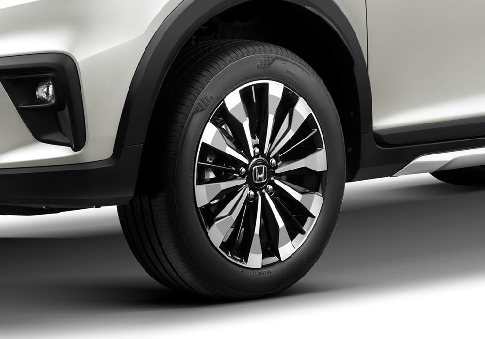 17 Bold Alloy Wheel Design