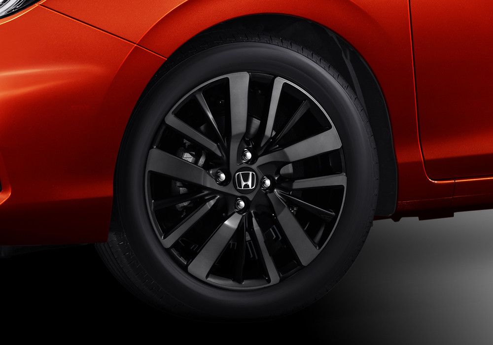 16 Sporty Alloy Wheel