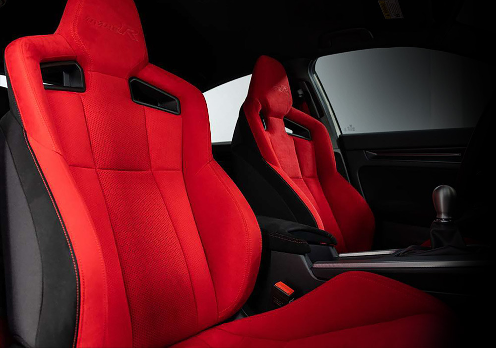 Exclusively-Designed Sport Seats with Double Red Stitching