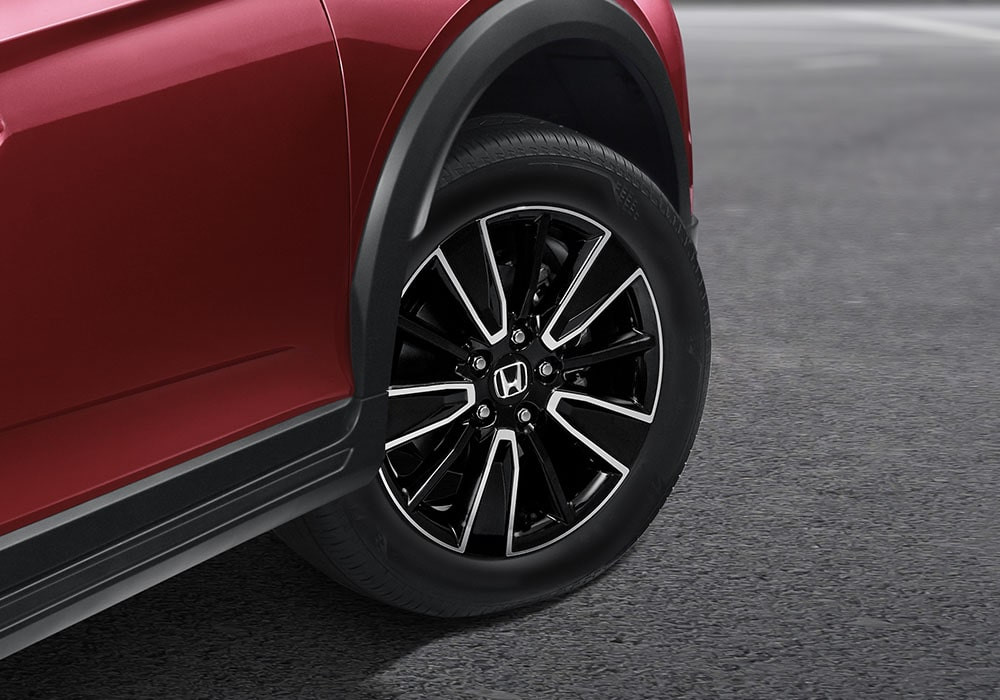 17 Two-Tone Alloy Wheel