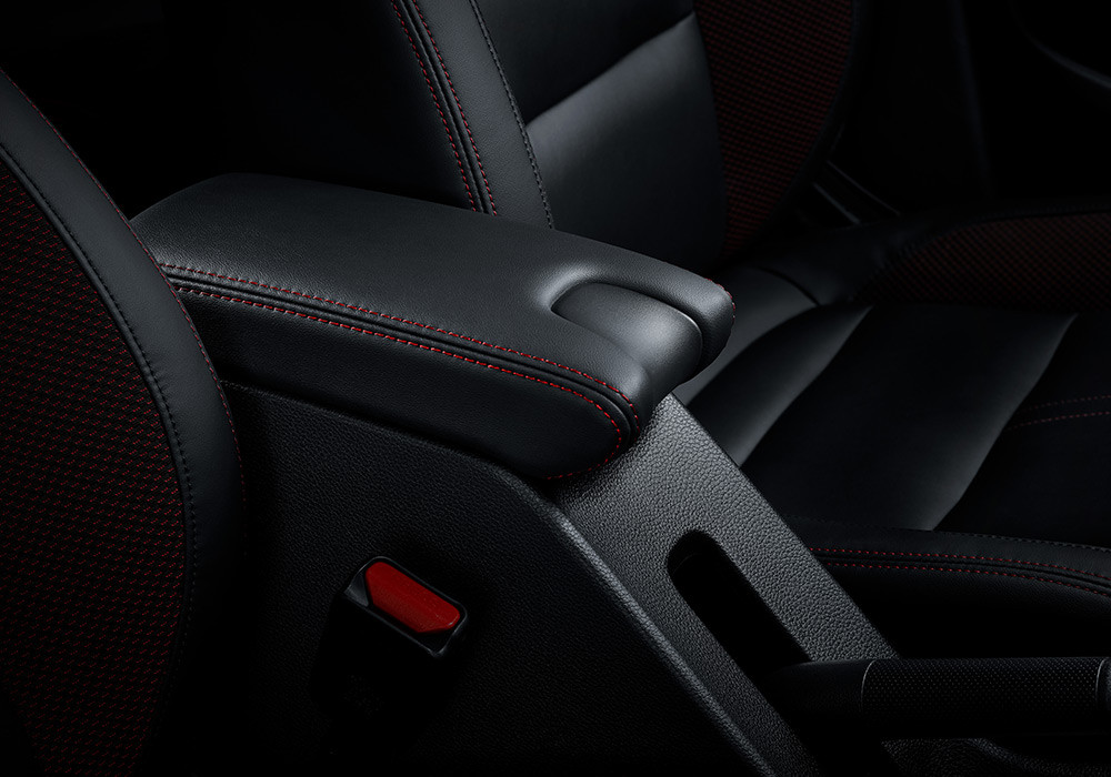 Leather-Wrapped Console Box with Armrest